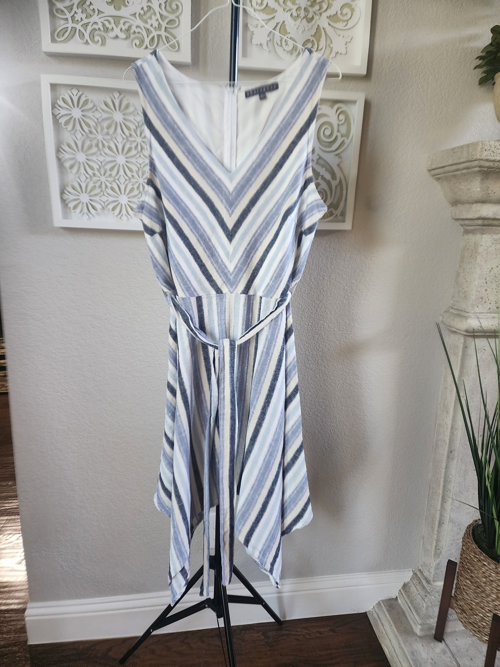 Sharagano Striped V-Neck Asymmetrical Linen Blend Dress - Blue/White